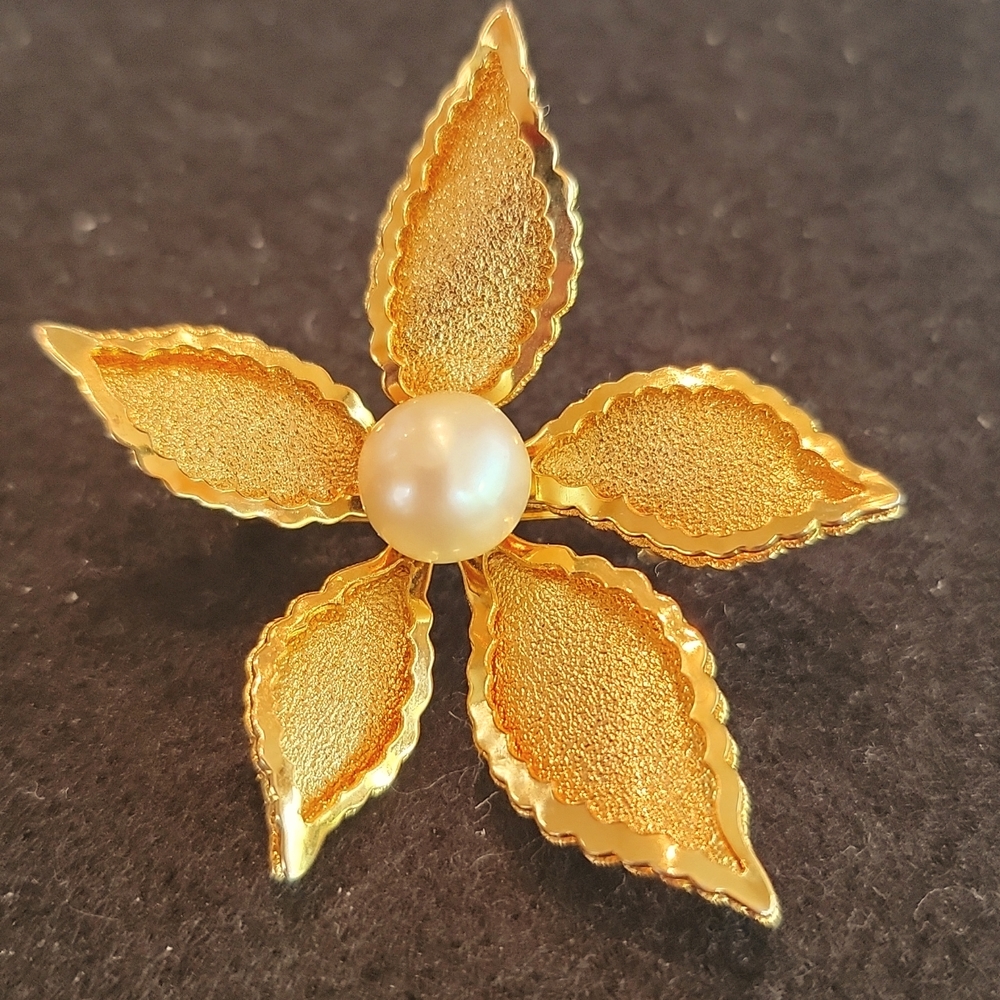 Goldtone Flower Brooch with Simulated Pearl